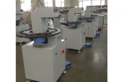 济南门窗加工设备运行前要做好检查工作